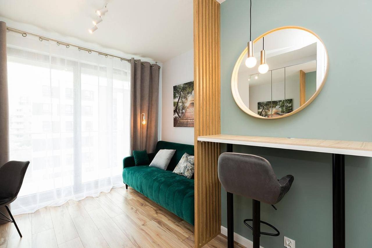 Easy & Comfortable, With Balcony, Very Close To The Center وارسو المظهر الخارجي الصورة